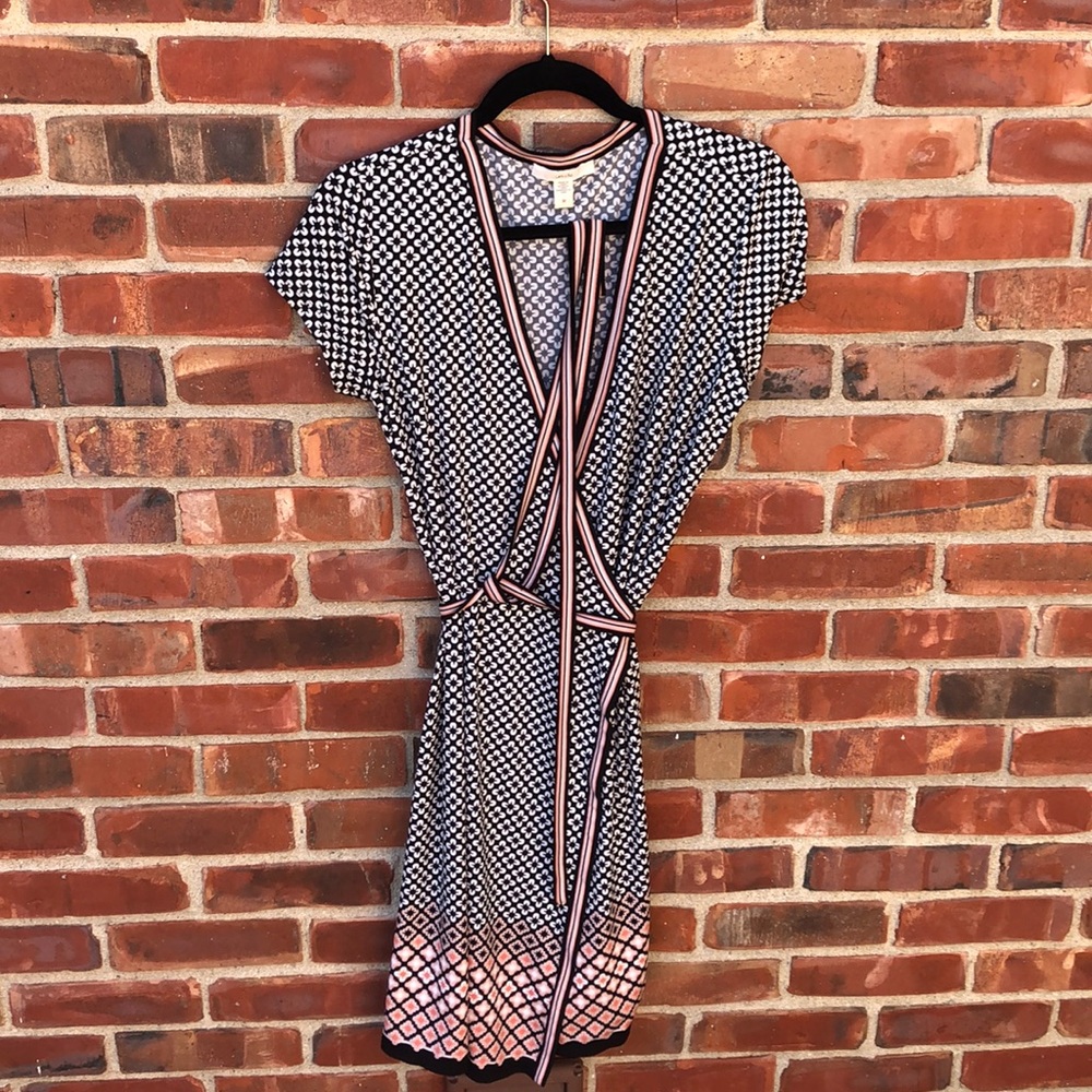 black pink and white dress size medium